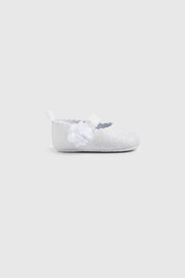 White Flower Pram Shoes